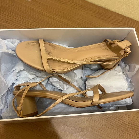 & OTHER STORIES minimalist block heel sandals - Picture 4 of 10